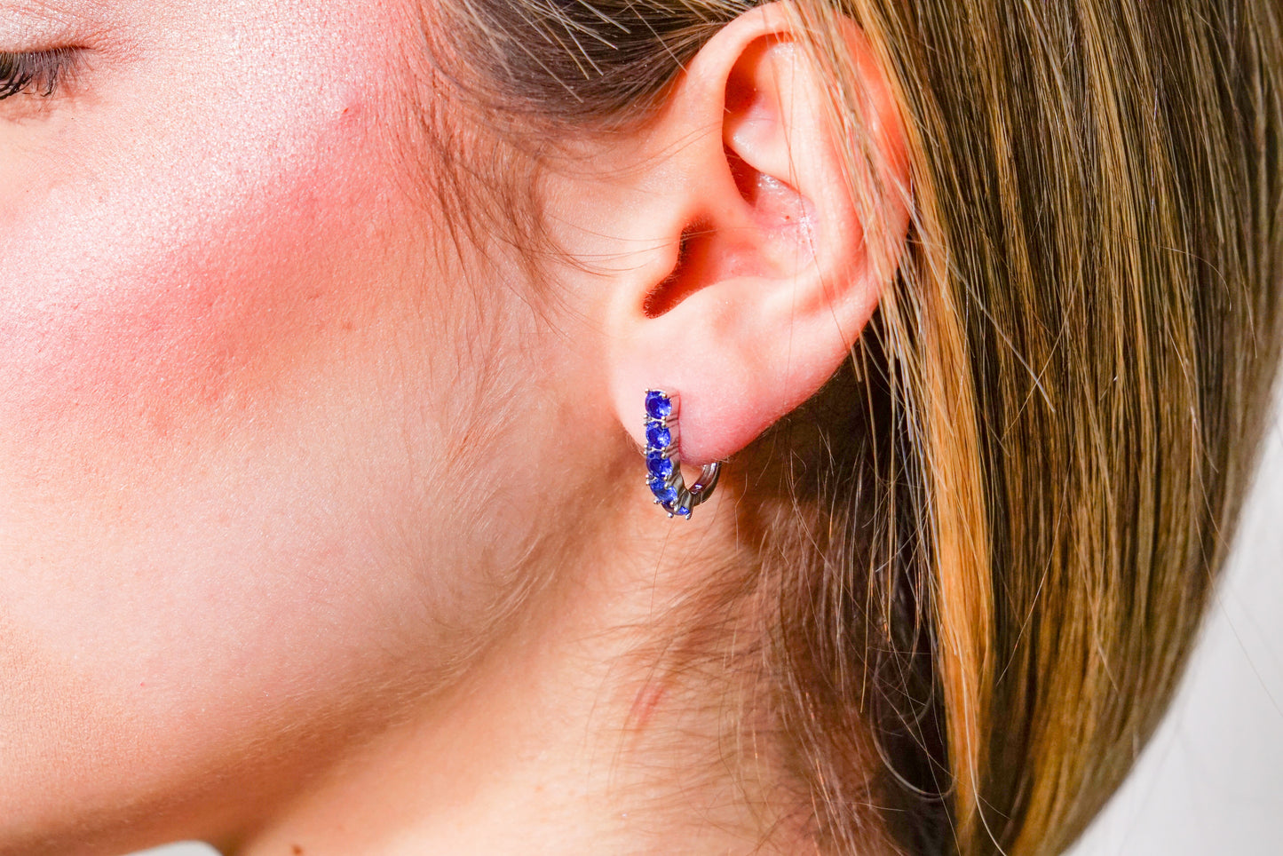 Zirkon Taşlı Küpe